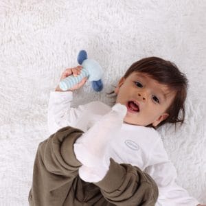 Montessori Play Box 3–4 Monate – Entdecken, Greifen & Staunen – Bild 4